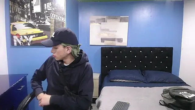 Aaron Fordd online show from October 3, 7:30 pm