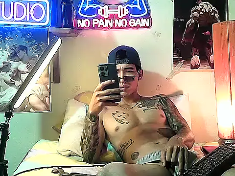 Strongcockfitness online show from November 12, 4:29 am