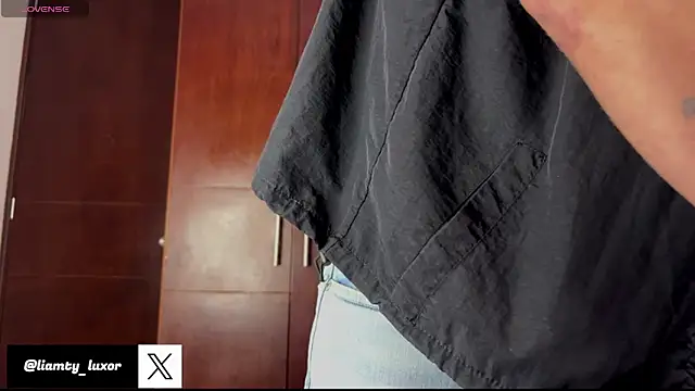 Snapshot of liamty_luxor chatting on October 22, 7:01 am liamty luxor online show from October 22, 7:01 am