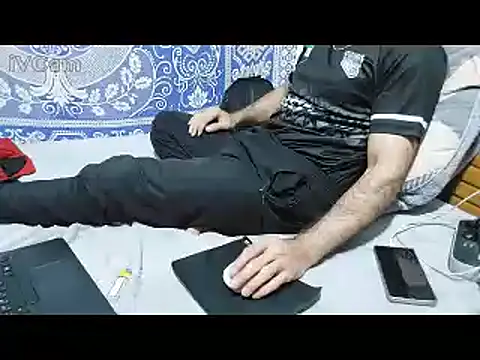 yazinyazin1 online show from February 3, 8:14 pm