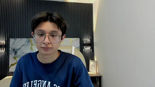 SantiagoRusso18 online show from November 27, 4:27 am