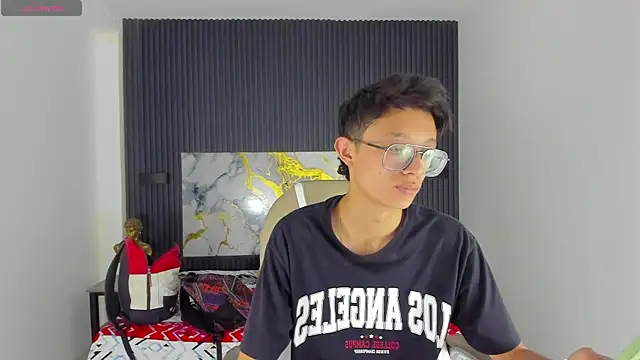 SantiagoRusso18 online show from December 20, 3:08 pm