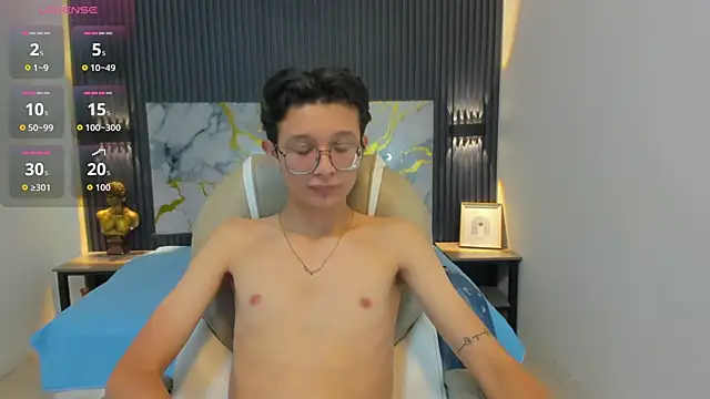 SantiagoRusso18 online show from October 29, 2:42 pm