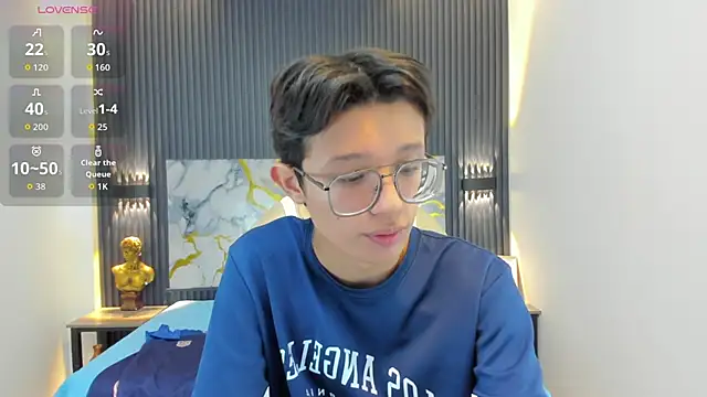 SantiagoRusso18 online show from October 26, 12:40 pm