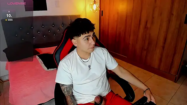 Nicolas James Sc online show from December 5, 2:02 pm