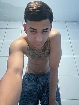 Snapshot of condenovin chatting on September 30, 12:28 am condenovin online show from September 30, 12:28 am