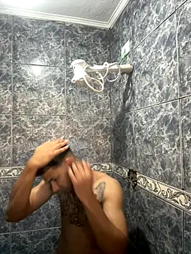 Snapshot of condenovin chatting on October 5, 3:27 pm condenovin online show from October 5, 3:27 pm