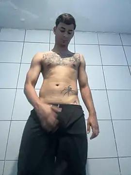 Snapshot of condenovin chatting on October 18, 1:32 am condenovin online show from October 18, 1:32 am