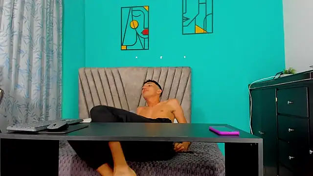 Maikol Ortiz online show from April 10, 12:45 pm