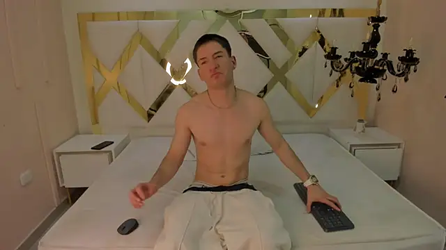 HunterHeat  online show from September 11, 11:31 am