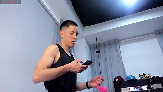 HunterHeat  online show from April 23, 11:59 am