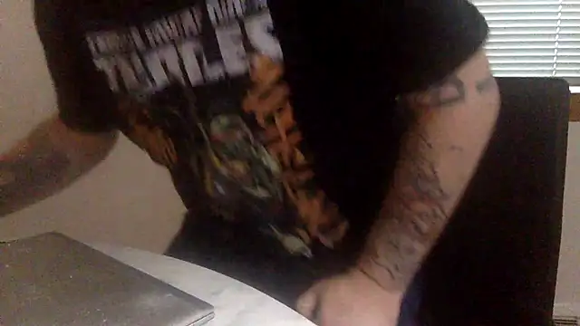 Snapshot of edger4lif3 chatting on October 20, 8:57 pm edger4lif3 online show from October 20, 8:57 pm