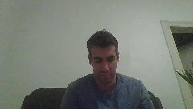 JulioIsHere4you online show from November 14, 10:33 pm