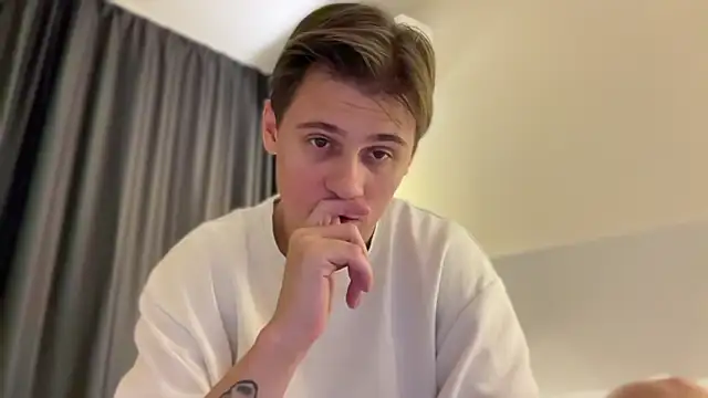 Snapshot of Tyler_Garner chatting on October 25, 2:41 pm Tyler Garner online show from October 25, 2:41 pm