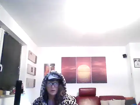 hellgirl1980 online show from October 10, 2:05 am