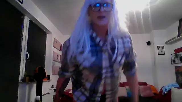 hellgirl1980 online show from October 4, 9:41 pm