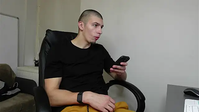 Ryan Dozer online show from November 6, 8:28 am