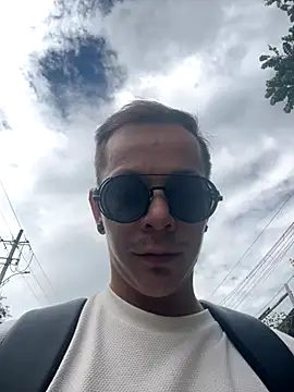 dimitryivanovv online show from October 7, 1:26 pm