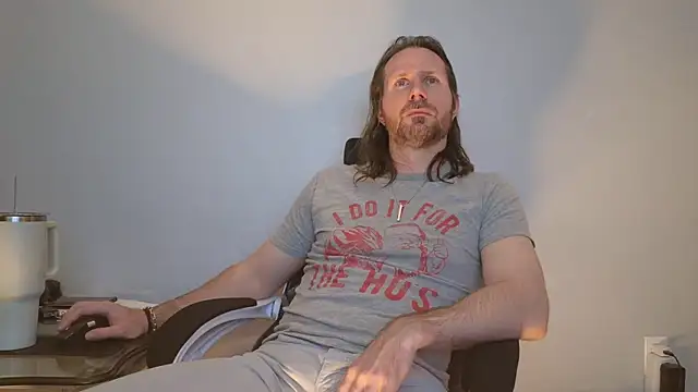 AlbinoAdonis online show from April 21, 2:51 am