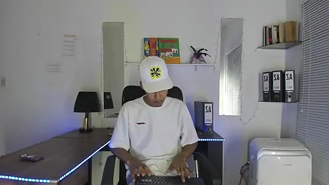 xxKamadevaxx online show from November 12, 12:33 pm