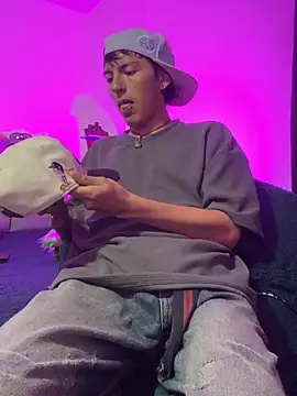 NaytonFreeman online show from November 6, 11:35 am