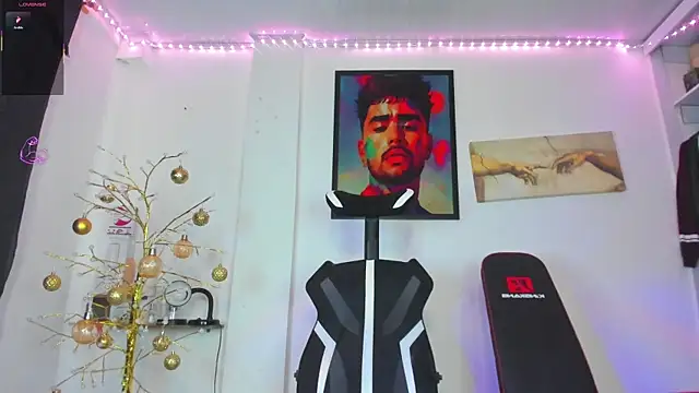 JordanRossie online show from December 18, 4:58 pm