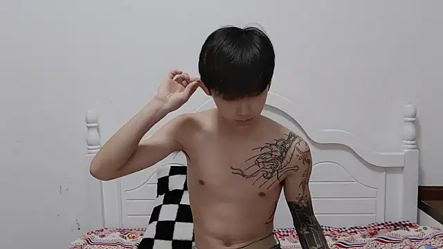 Snapshot of xiaoyi2563 chatting on October 23, 1:25 pm xiaoyi2563 online show from October 23, 1:25 pm