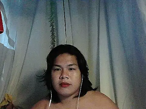 Huntrix2025 online show from March 4, 3:52 pm