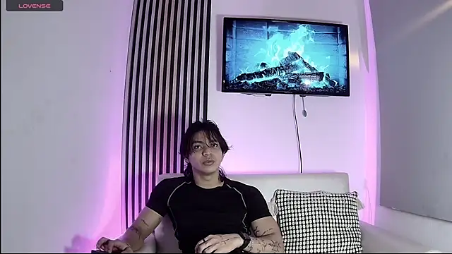 toji luxxer online show from November 9, 2:26 am