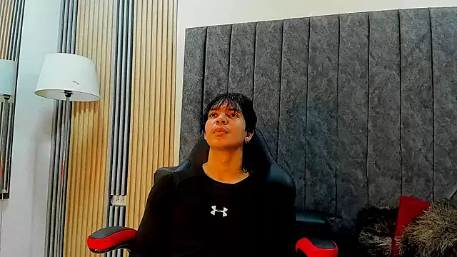 toji luxxer online show from December 18, 9:11 pm