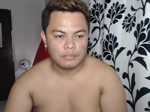 Snapshot of Gayasianzowe chatting on October 8, 5:45 am Gayasianzowe online show from October 8, 5:45 am
