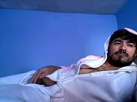 Snapshot of Leon__Dark chatting on October 21, 1:47 pm Leon  Dark online show from October 21, 1:47 pm