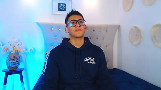 SalvadorFit online show from September 17, 9:38 pm