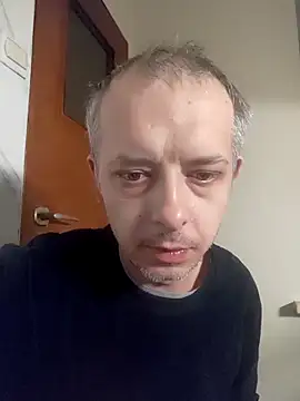 szajbusek41 online show from January 15, 3:10 am