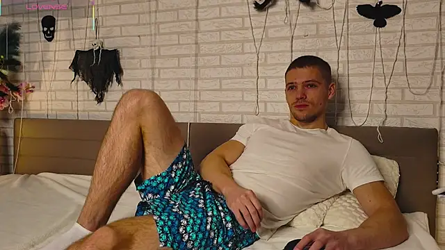 GarettVoss online show from October 29, 6:27 am