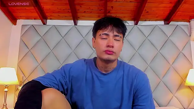 Clement Reyes online show from December 4, 7:32 pm