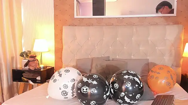 liam twiink online show from October 31, 8:12 pm