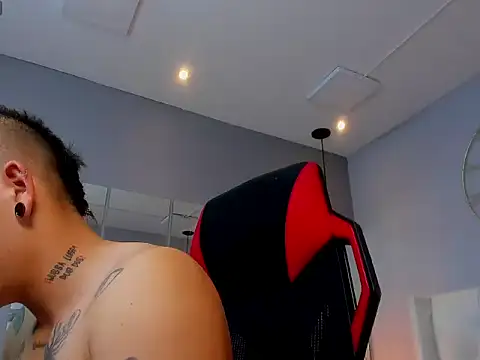 wildthor26 online show from October 8, 6:07 am