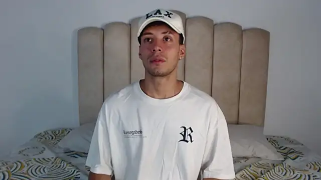 aroncooper1 online show from November 1, 11:09 pm