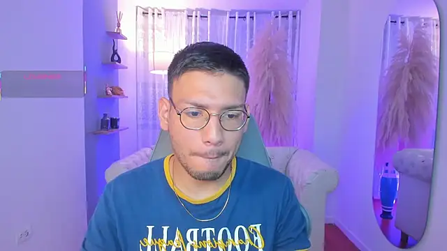 Snapshot of marcuswildx chatting on September 30, 2:53 pm marcuswildx online show from September 30, 2:53 pm