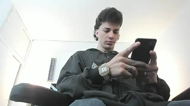 iammariano online show from November 21, 4:33 am