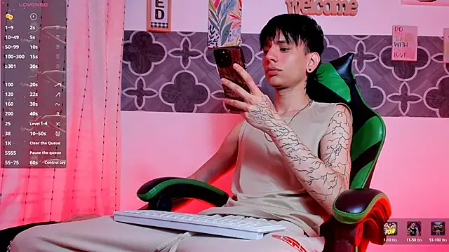 Skinny batman online show from January 9, 9:09 pm