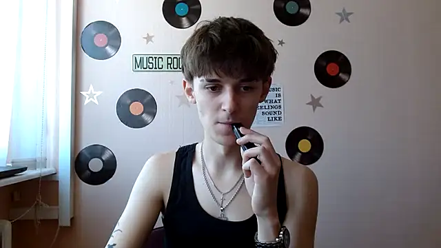 Snapshot of Hoot_Dude_ chatting on October 12, 11:15 am Hoot Dude  online show from October 12, 11:15 am