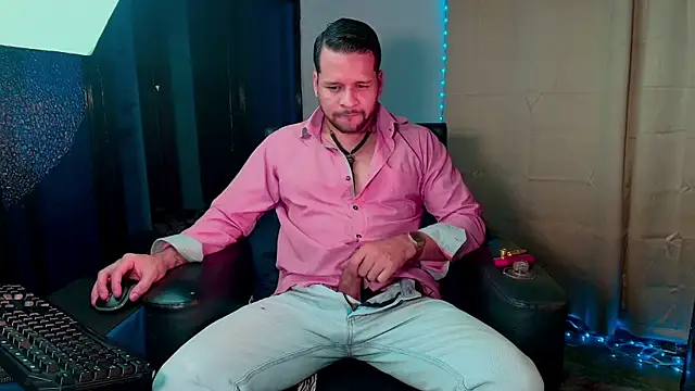 LucasGaeel online show from December 14, 12:17 am