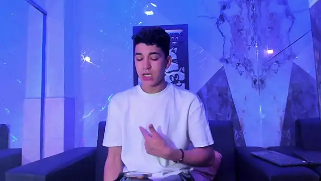 Stiben boy online show from May 18, 3:17 pm