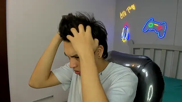 StiwenTwink online show from November 4, 12:39 pm