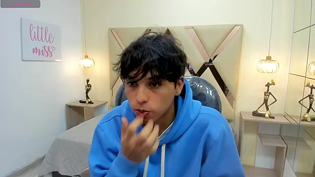 StiwenTwink online show from February 11, 1:05 pm