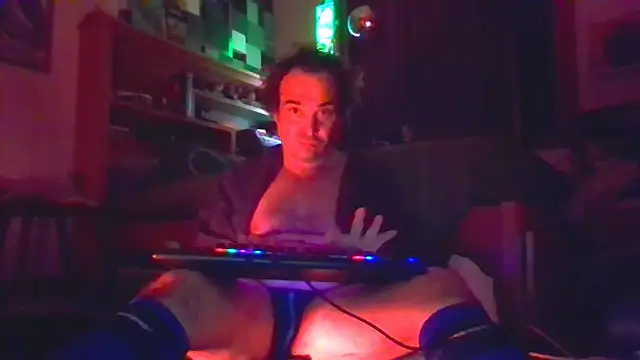 GymBoy83 online show from November 25, 1:35 pm