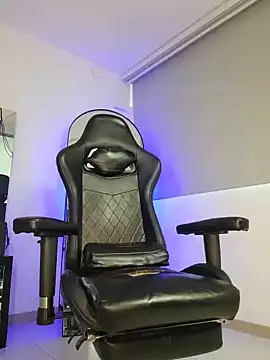 johnjaguar1  online show from June 4, 2:34 pm
