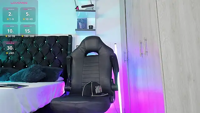  Duriel online show from February 2, 9:01 pm